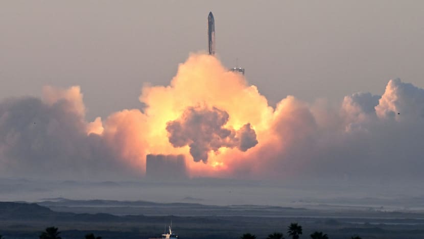 Percubaan kedua SpaceX Starship gagal akibat letupan selepas dilancarkan Percubaan kedua SpaceX Starship gagal akibat letupan selepas dilancarkan