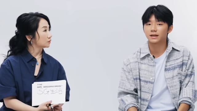 李李仁几乎裸体躺沙发、陶晶莹母亲节气炸、儿子最难忘生日……都发生在新加坡！