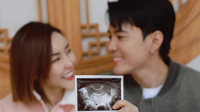 验孕棒结果靠ChatGPT核实，黄振隆结婚不到1年宣布“做人”成功！