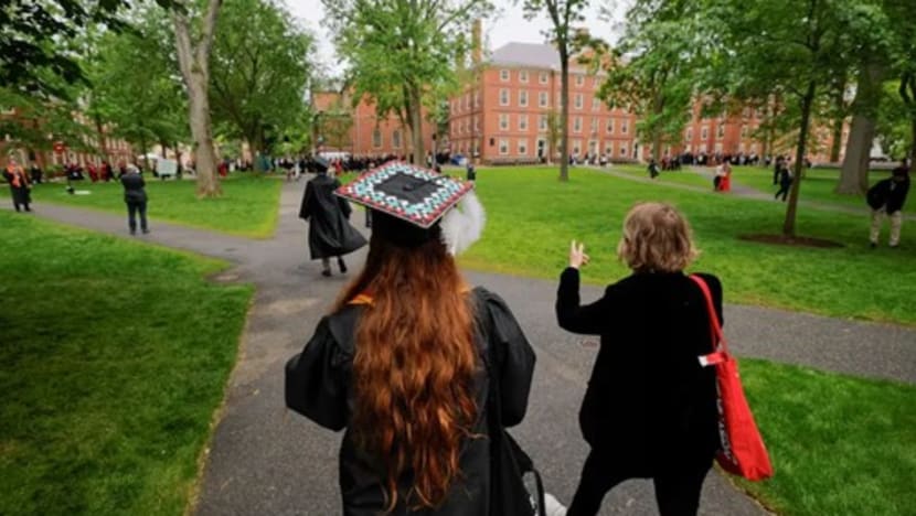 Trump perintahkan penangguhan masuknya mahasiswa asing yang belajar di Harvard