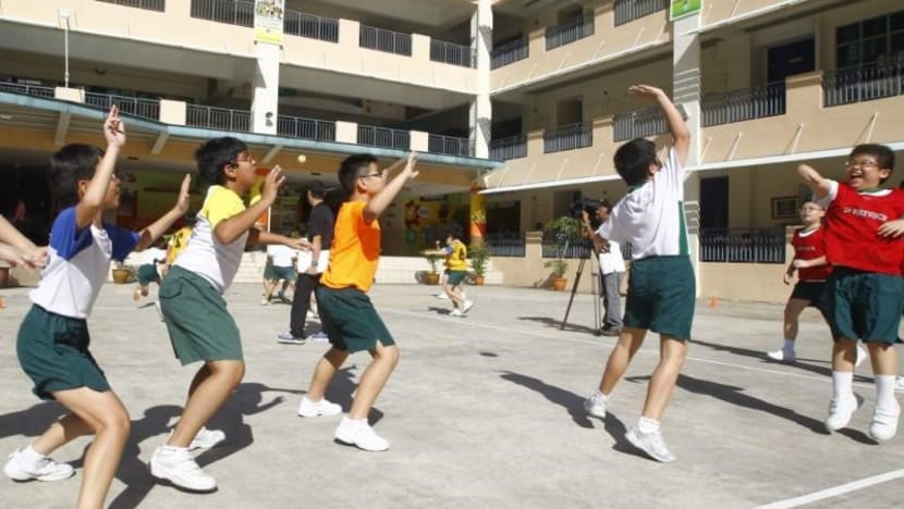 Special contact lenses among methods to slow the march of myopia