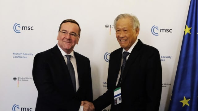黄永宏与德国防长重申 两国国防关系不断发展