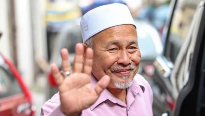 3 Ahli Parlimen PN, TPM Fadillah Yusof adakan rundingan bagi peruntukan untuk pembangkang 3 Ahli Parlimen PN, TPM Fadillah Yusof adakan rundingan bagi peruntukan untuk pembangkang