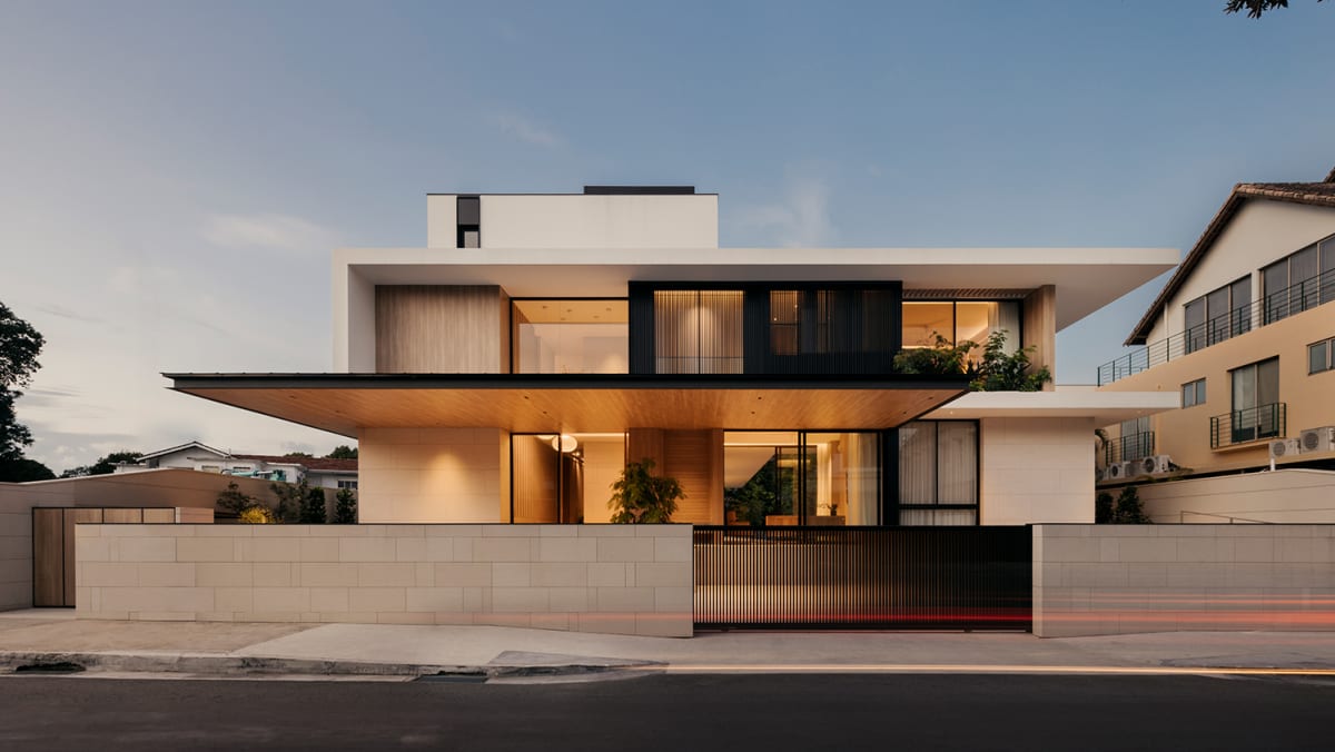 Amazon.com: Black and White - Updated: The Singapore House