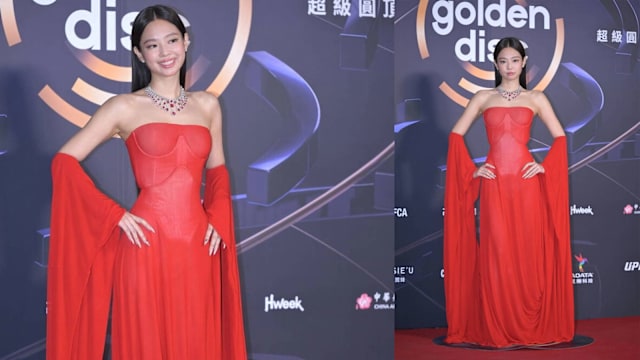 女王气场全开！BLACKPINK Jennie金唱片红毯惊艳登场，火红礼服成焦点
