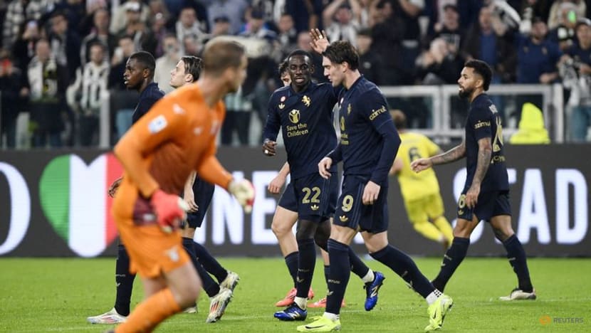 Ten-man Lazio score late own goal to gift Juventus 1-0 win