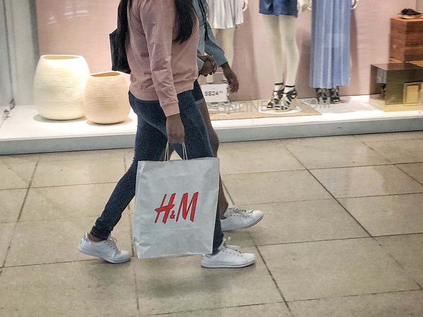 H&M hopes that charging 10 cents for each plastic or paper bag will reduce waste by encouraging shoppers to use their own bags. H&M hopes that charging 10 cents for each plastic or paper bag will reduce waste by encouraging shoppers to use their own bags.