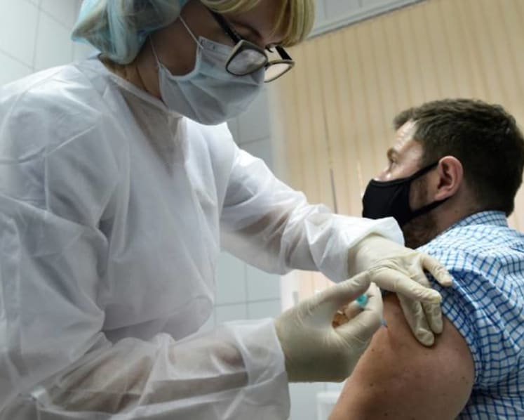 Commentary: Could future COVID-19 vaccines work better as nasal sprays?