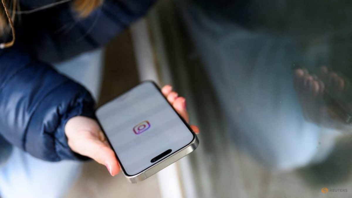 Commentary: Rules on social media will only go so far for teens. This is what I did instead