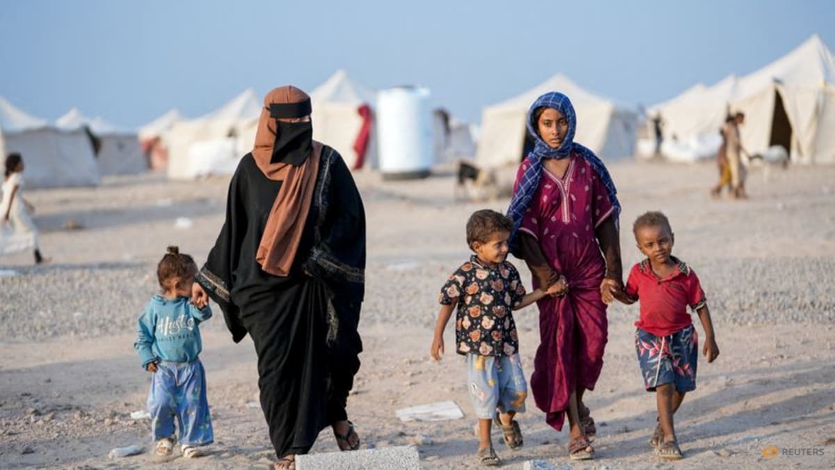 Three in four families go hungry in parts of Yemen from new fighting