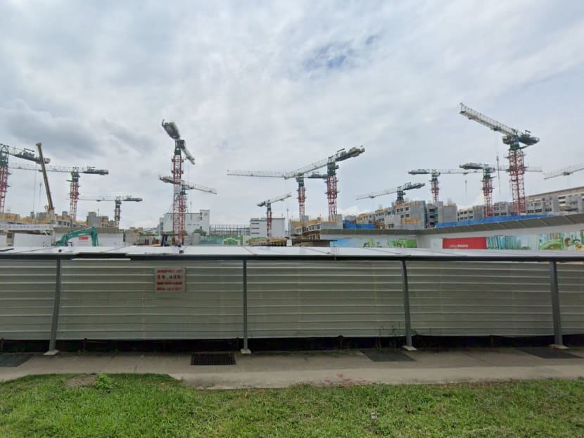 The Ministry of Manpower has instructed Right Construction Private Limited, the occupier of a worksite in Ubi, to stop the use of excavators there. The Ministry of Manpower has instructed Right Construction Private Limited, the occupier of a worksite in Ubi, to stop the use of excavators there.