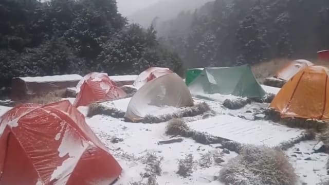 冷气团来袭天气恶劣 台发生两起登山客失温身亡事故