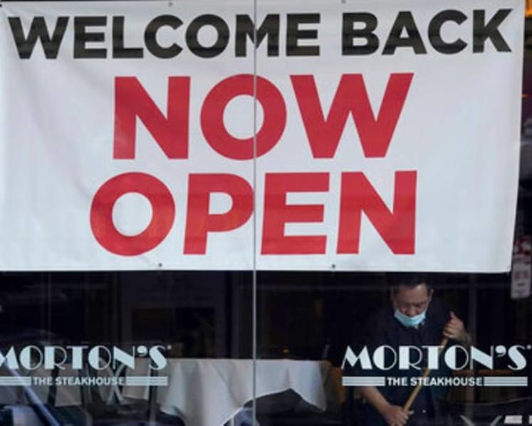 US jobless claims rise to 770,000 with layoffs still high

