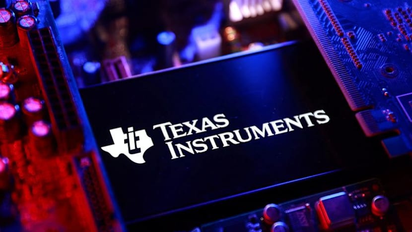 Analog chipmaker Texas Instruments sees quarterly sales above estimates