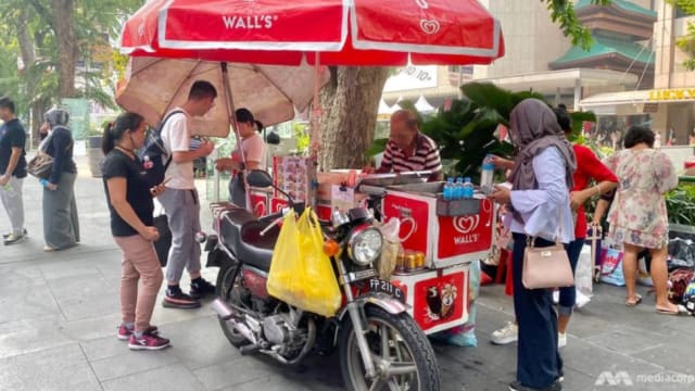 每周精选：熟悉的冰淇淋摊贩 为什么越来越少了？