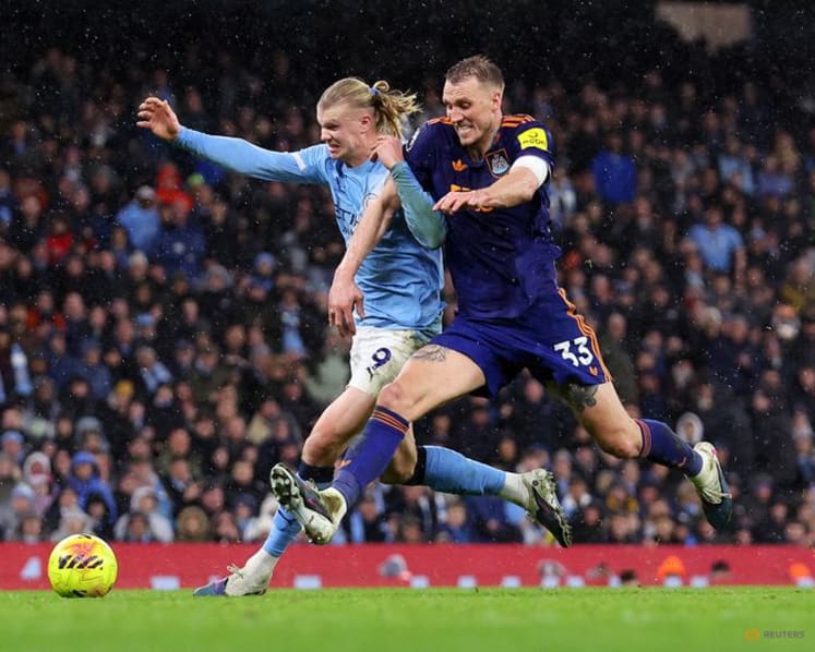 O'Reilly double gives Man City win and turns heat on Arsenal