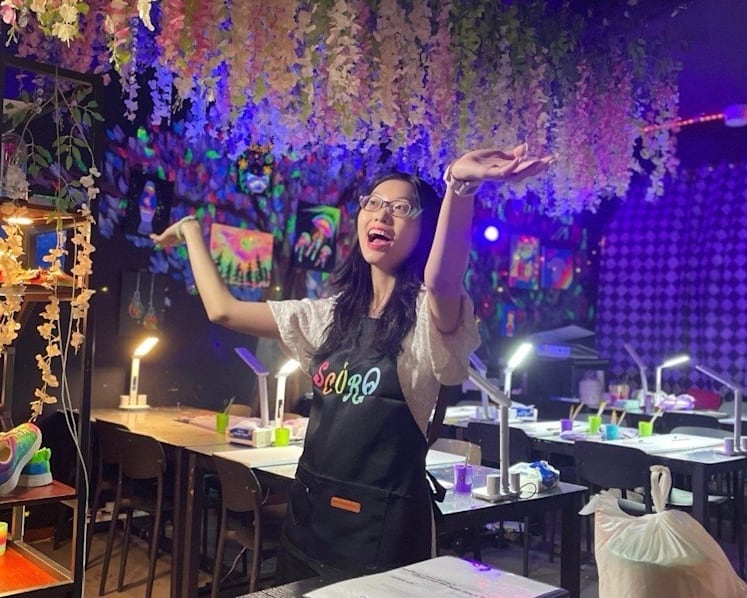 She quit school twice. Her horror art studio nearly closed. Now, its neon art jams book out most weekends She quit school twice. Her horror art studio nearly closed. Now, its neon art jams book out most weekends
