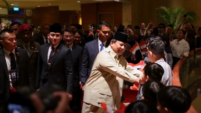 印尼总统普拉博沃到我国国会大厦出席欢迎仪式