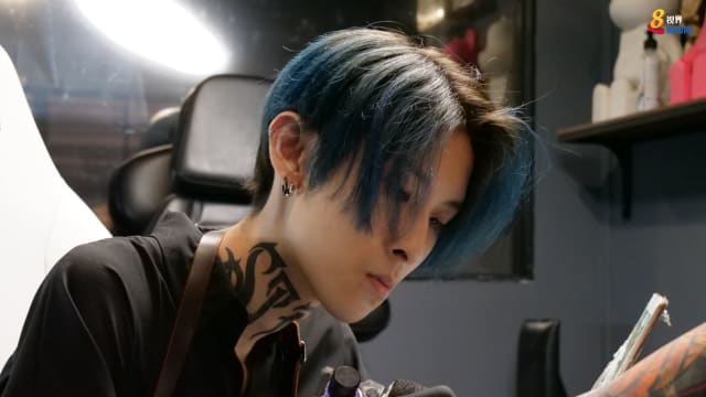 每周精选：别以貌取人！动漫纹身师用搞笑视频对抗异样眼光