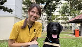 Kisah perempuan pelatih anjing pemandu, membuka jalan kemandirian bagi penyandang tunanetra