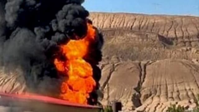 印尼军方处理过期弹药发生爆炸 造成13人死亡