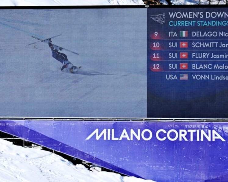 Skiing great Vonn underwent dual operations in Italy following horror crash
