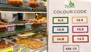 We tried ordering nasi padang using Hjh Maimunah's new colour-coded pricing system. Here's how it turned out