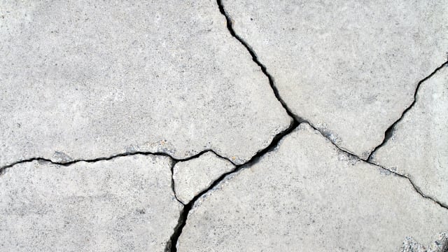 韩国一座图书馆工地发生钢架坍塌事故 四名工人被困