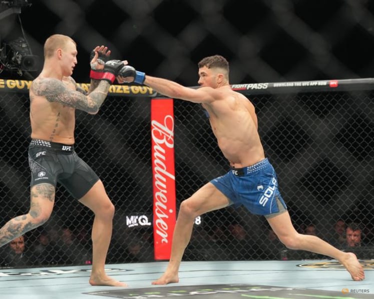Mason Jones takes decision in bloody win over Axel Sola at UFC London