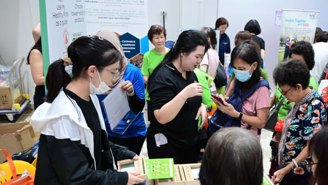 裕廊逾千名居民参与妇女赋能嘉年华 欢庆国际妇女节
