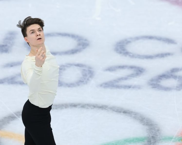 Figure skating-Naumov driven by memory of late parents in emotional Olympic debut
