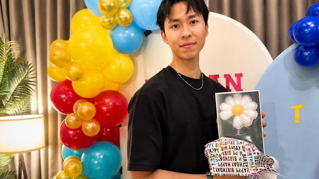 郭坤耀和粉丝团相聚庆祝30岁生日，父母、圈中好友录制视频献祝福