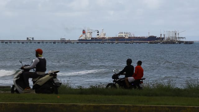 特朗普据报要求委内瑞拉排除中俄 在石油领域只与美国合作