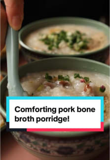 This hawker offers FREE-FLOW chye poh with his chee cheong fun! He also serves comforting bowls of porridge cooked with nourishing pork bone broth 🙌 #8dayseathawker #8dayseat #hawker #singapore 