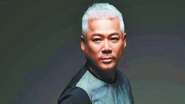 巫启贤台湾出道曝辛酸　首次上综艺节目就被打扮成“红酒瓶”！