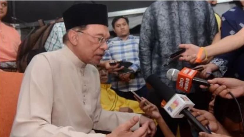 Anwar minta Azmin jangan buat spekulasi tentang dalang video seks