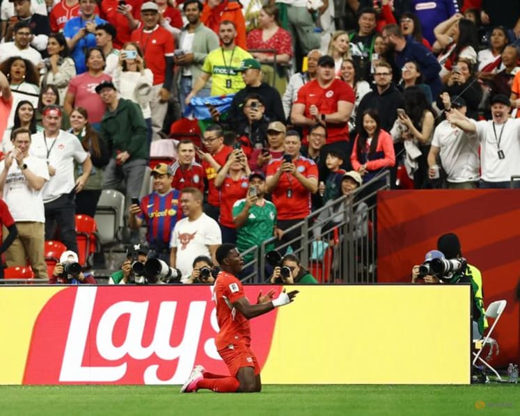 Swiss steel sees off Algeria World Cup challenge, says Yakin