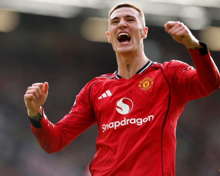 Man United climb to third in table with come-from-behind win over Palace