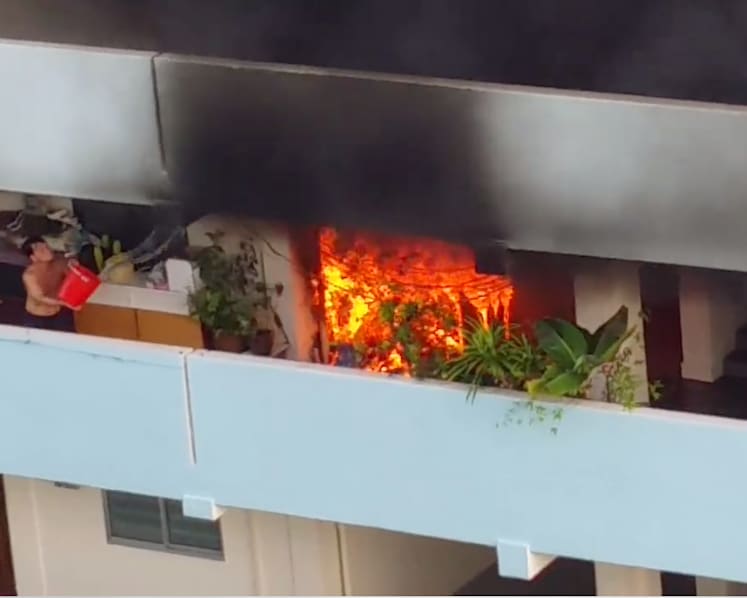 Corridor fire in Eunos extinguished by members of public