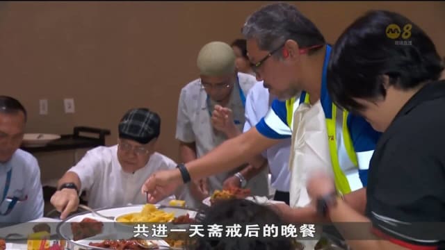 百多名回教前线员工齐聚新邮政中心共进开斋饭