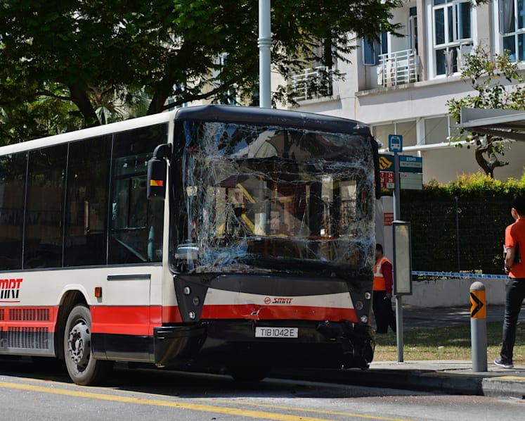 3-bus collision on Changi Road leaves 28 hurt