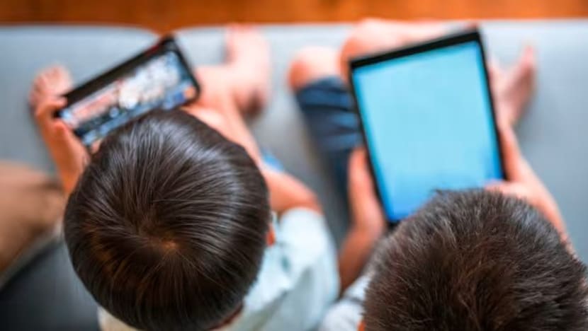 Sibuk dengan gadget, Menko Pratikno: Keluarga Indonesia berkumpul tapi tak saling bicara