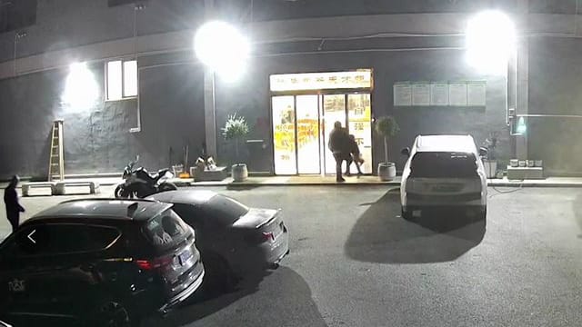 花钱买罪受？花逾万送儿进天才营  广东女子指儿遭教练拖拽拳打