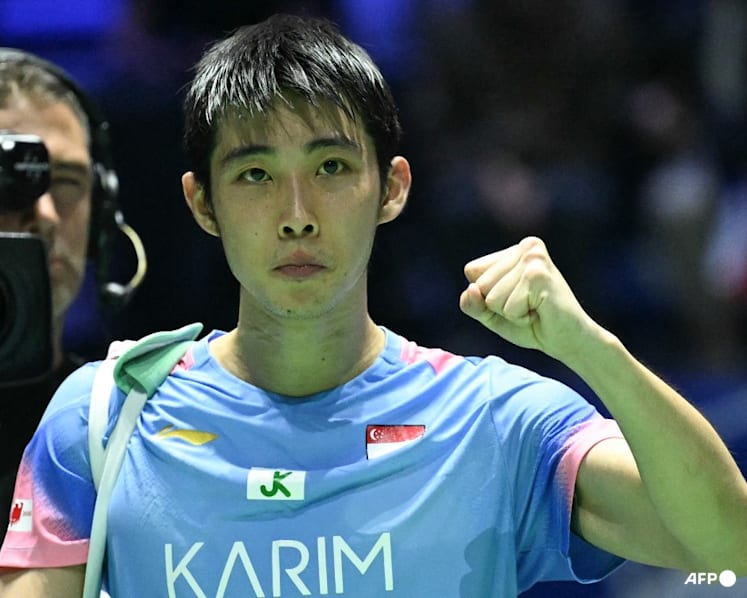 Singapore's Loh Kean Yew advances to BWF World Championships quarters after comeback against Japan's Naraoka