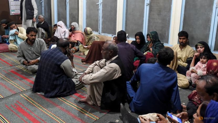 Hostage rescue in Pakistan train hijacking complicated by suicide bombers, sources say Hostage rescue in Pakistan train hijacking complicated by suicide bombers, sources say