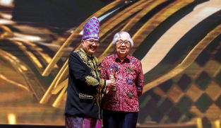 HUT RI ke-79, KBRI Singapura anugerahi Adinata Award ke Profesor ternama Tommy Koh