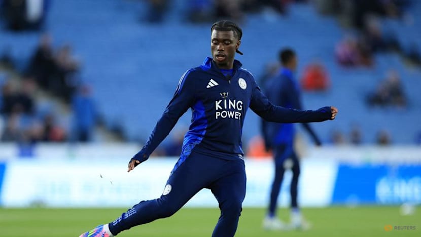 Manchester City sign winger Monga from Leicester