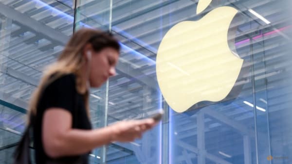 Apple looks to add AI search to Safari in potential blow for Google, Bloomberg News reports - Channel News Asia (Picture 2)