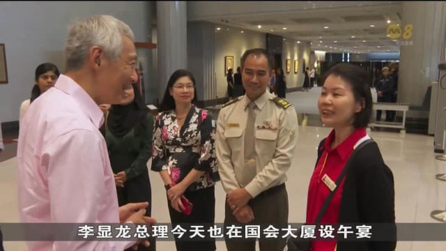 李显龙总理在国会大厦设午宴慰问前线人员