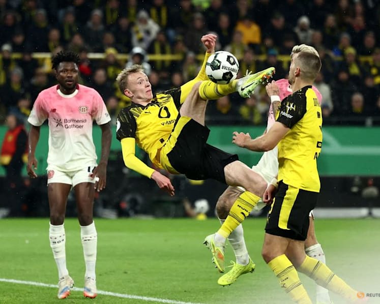 Leverkusen snatch away win at Dortmund in German Cup